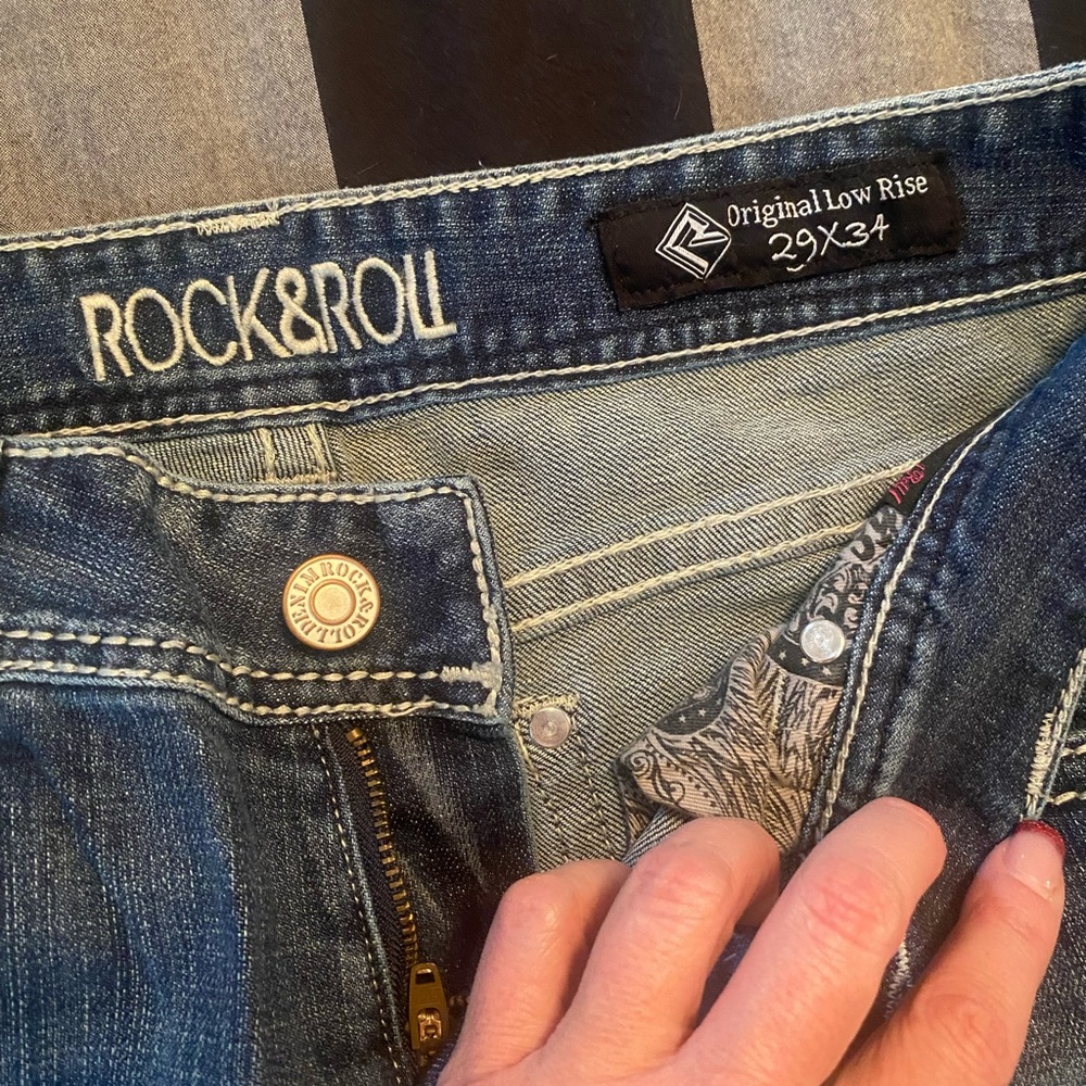 Rock & Roll Cowgirl Low Rise Bootcut Jeans. NWOT. Size 29x34. Rhinestone bling.